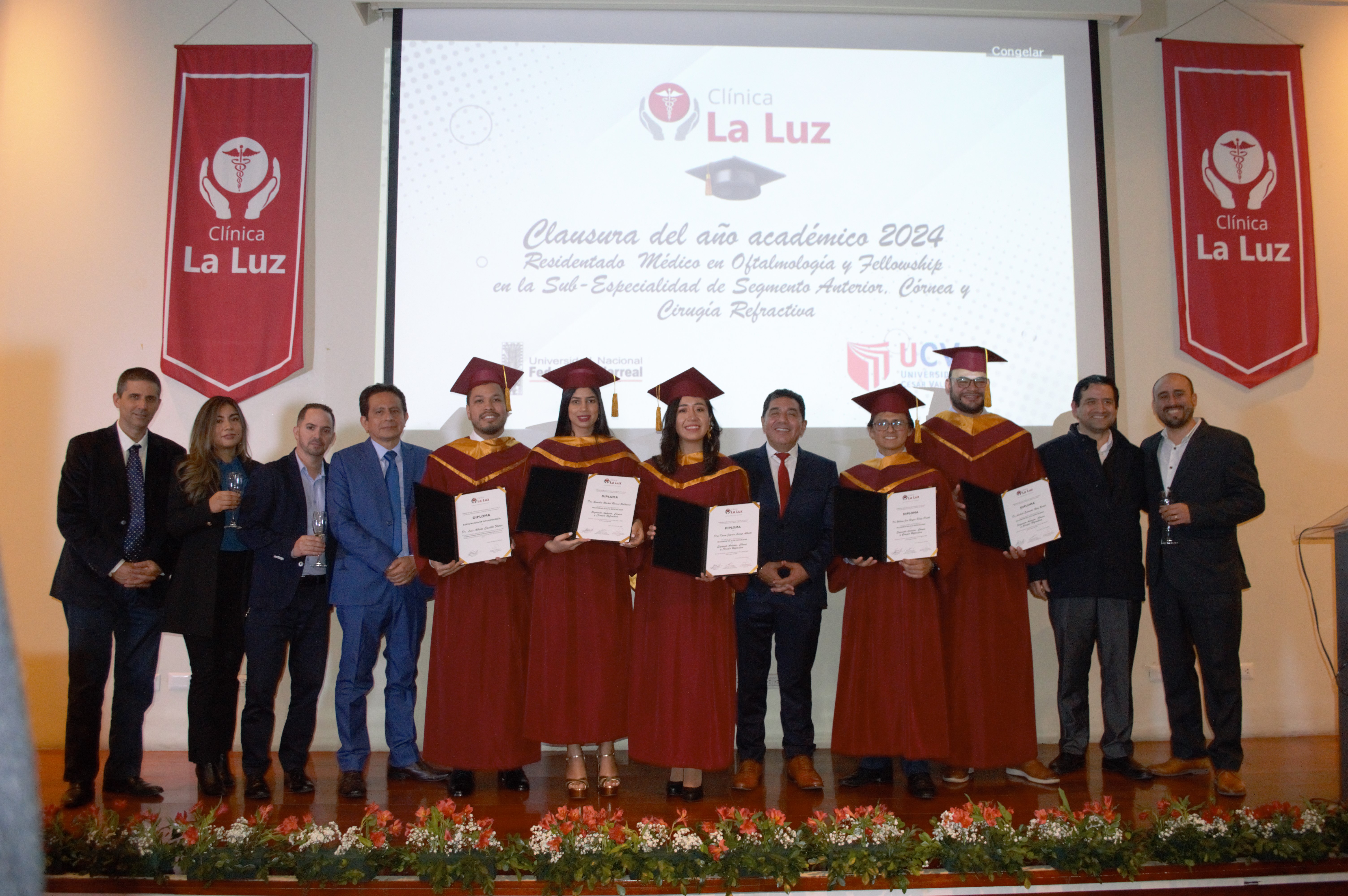 Foto de Graduación Segmento Anterior